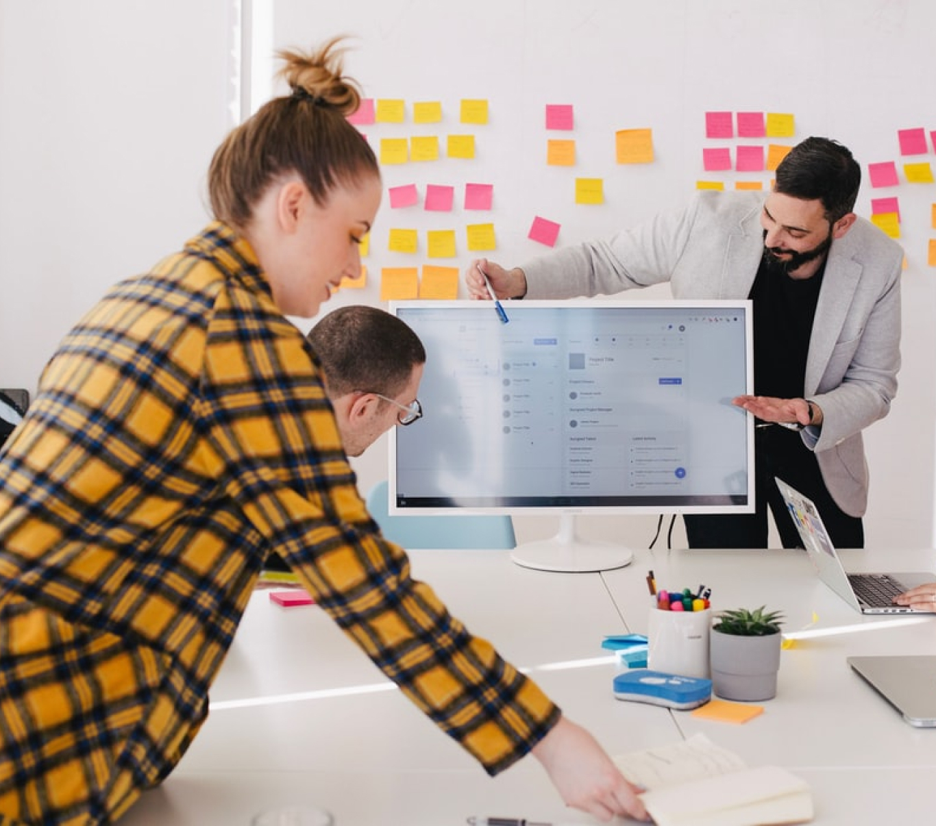 Мы даем уникальные инструменты аналитики, с помощью которых вы можете отслеживать куда и почему уходят ваши потенциальные и состоявшиеся клиенты